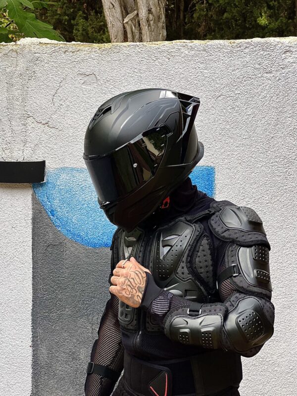 SWAY SW867 MAT SİYAH BLACK LINE KASK